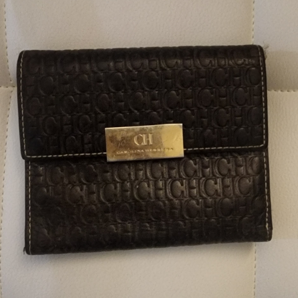 Carolina Herrera Black Embossed Wallet‎